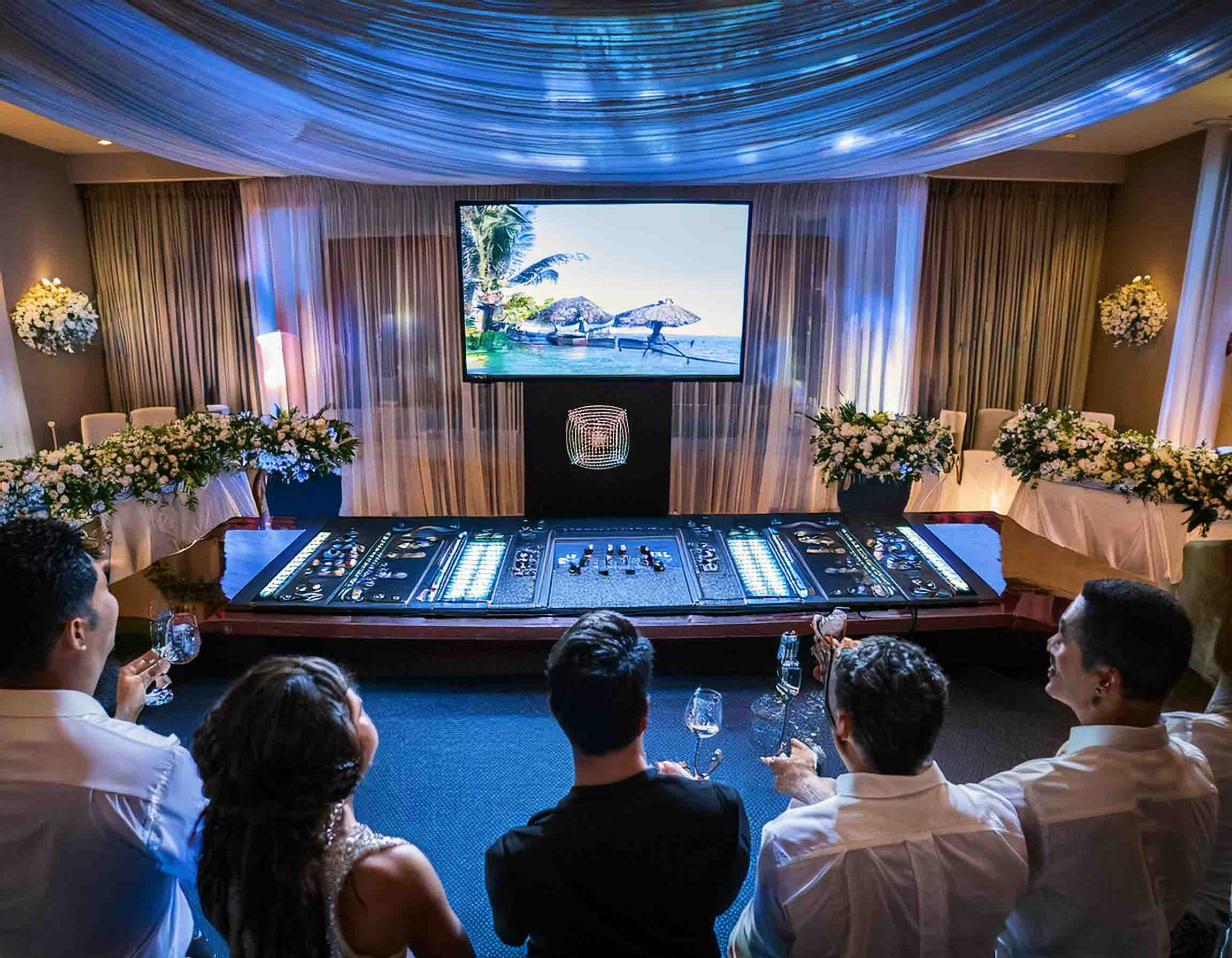 Uplighting & Monogram / Video projection